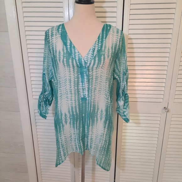 grand & greene Tops - Grand & Greene sharkbite tie dye top sz medium